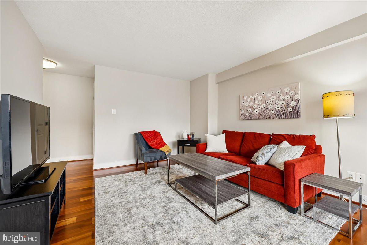 1220 BLAIR MILL ROAD 804