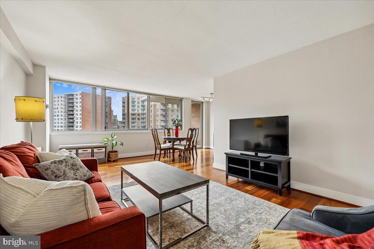 1220 BLAIR MILL ROAD 804