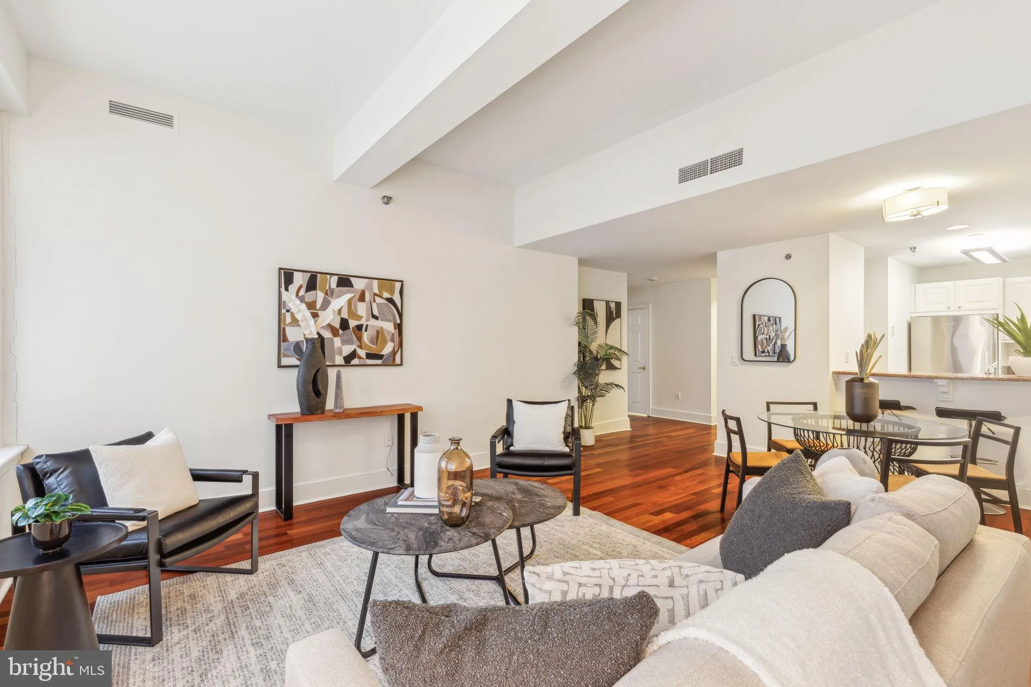 Philadelphia, Pennsylvania 19102, United States, 1 Bedroom Bedrooms, ,1 BathroomBathrooms,Residential,Active,1511