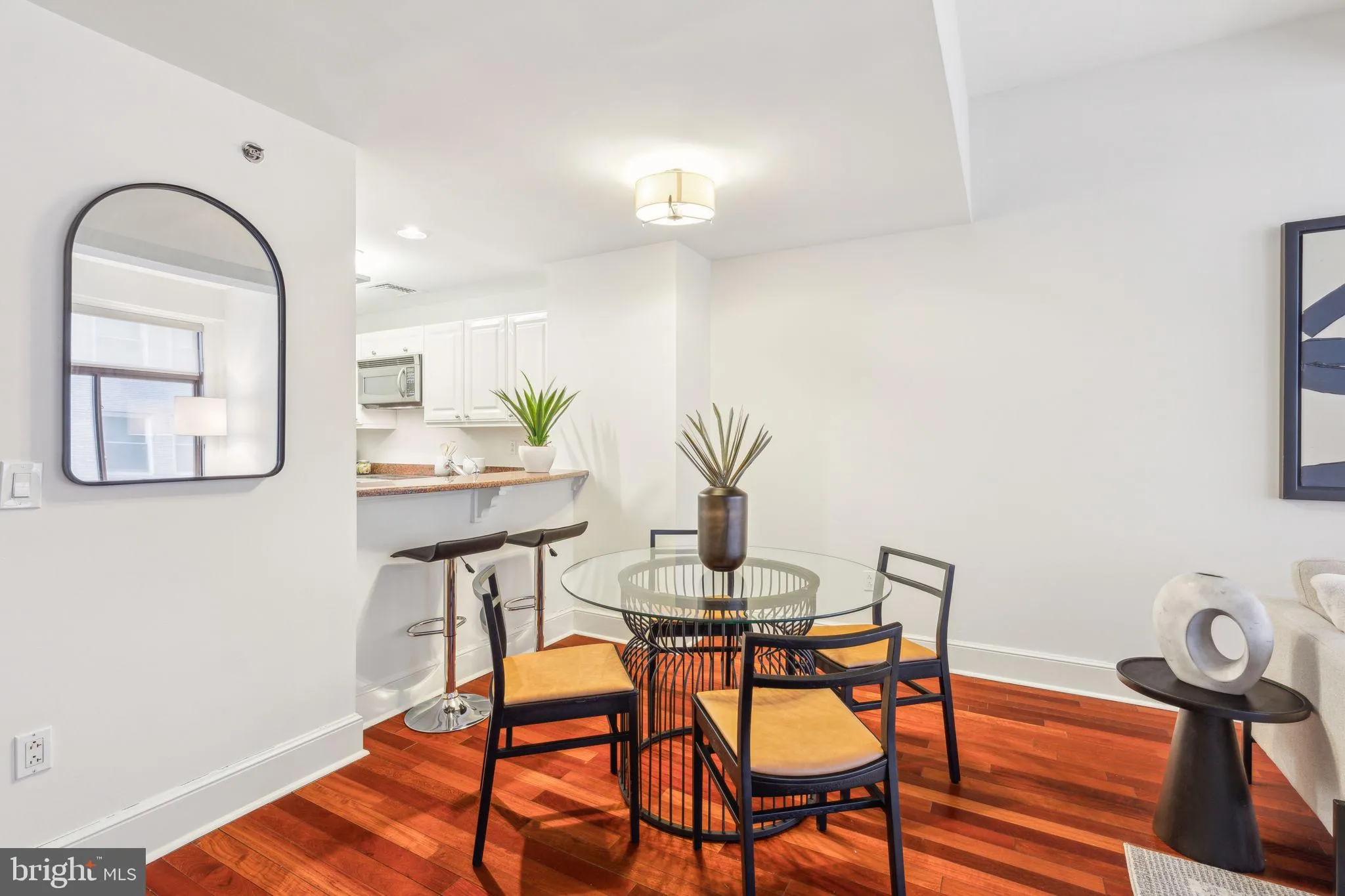 Philadelphia, Pennsylvania 19102, United States, 1 Bedroom Bedrooms, ,1 BathroomBathrooms,Residential,Active,1511