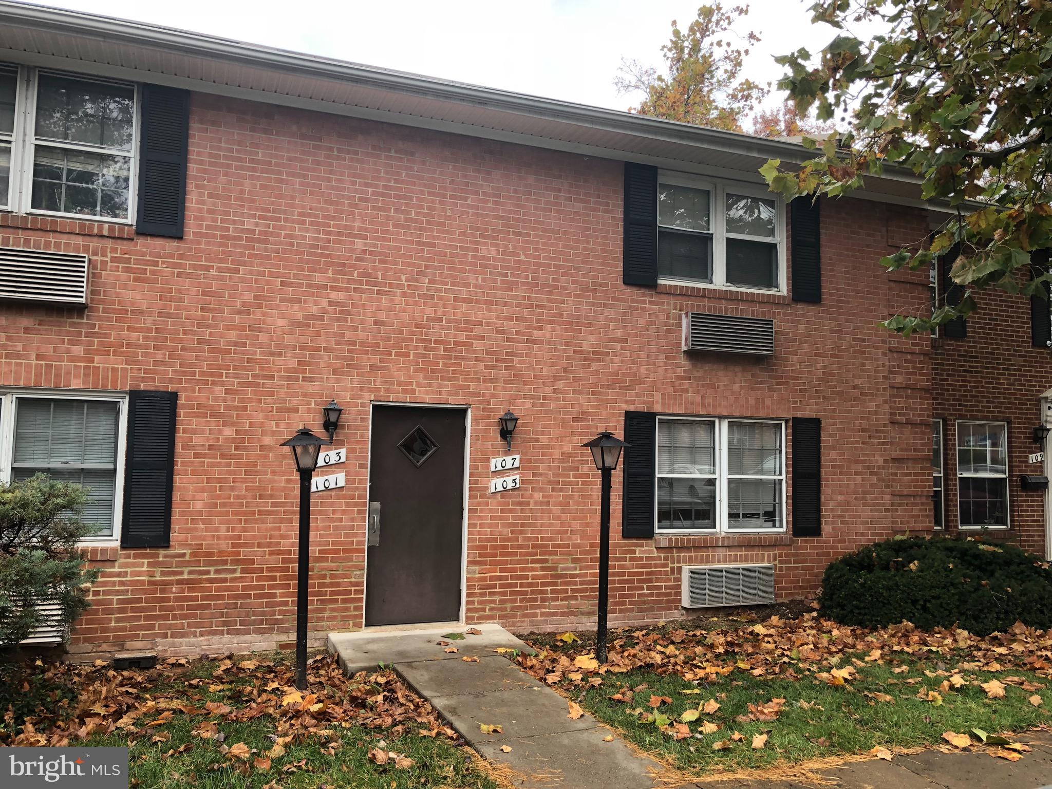 PEMBROOKE - Residential Lease