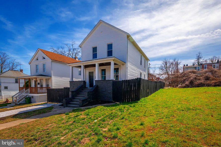 Newly renovated top to bottom single family home now available. 721 E 43rd St welcomes you with an open concept living room with new trendy floors throughout, custom trim,  bright and inviting floor plan leading you into a spacious dining room and bright eat-in kitchen fully renovated with white shaker wood cabinets, immaculate backsplash and modern quartz countertop. 

Upper level offers three large bedrooms, including owners en-suite with a fully renovated bathroom, large bedrooms, as well as an additional secondary full guest bathroom. Basement is perfect for storage or informal rec-room. Fenced-in yard is a great space for family gatherings and cookouts.