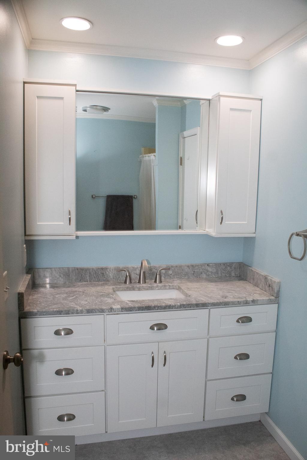 ROMANCOKE ON THE BAY - Residential