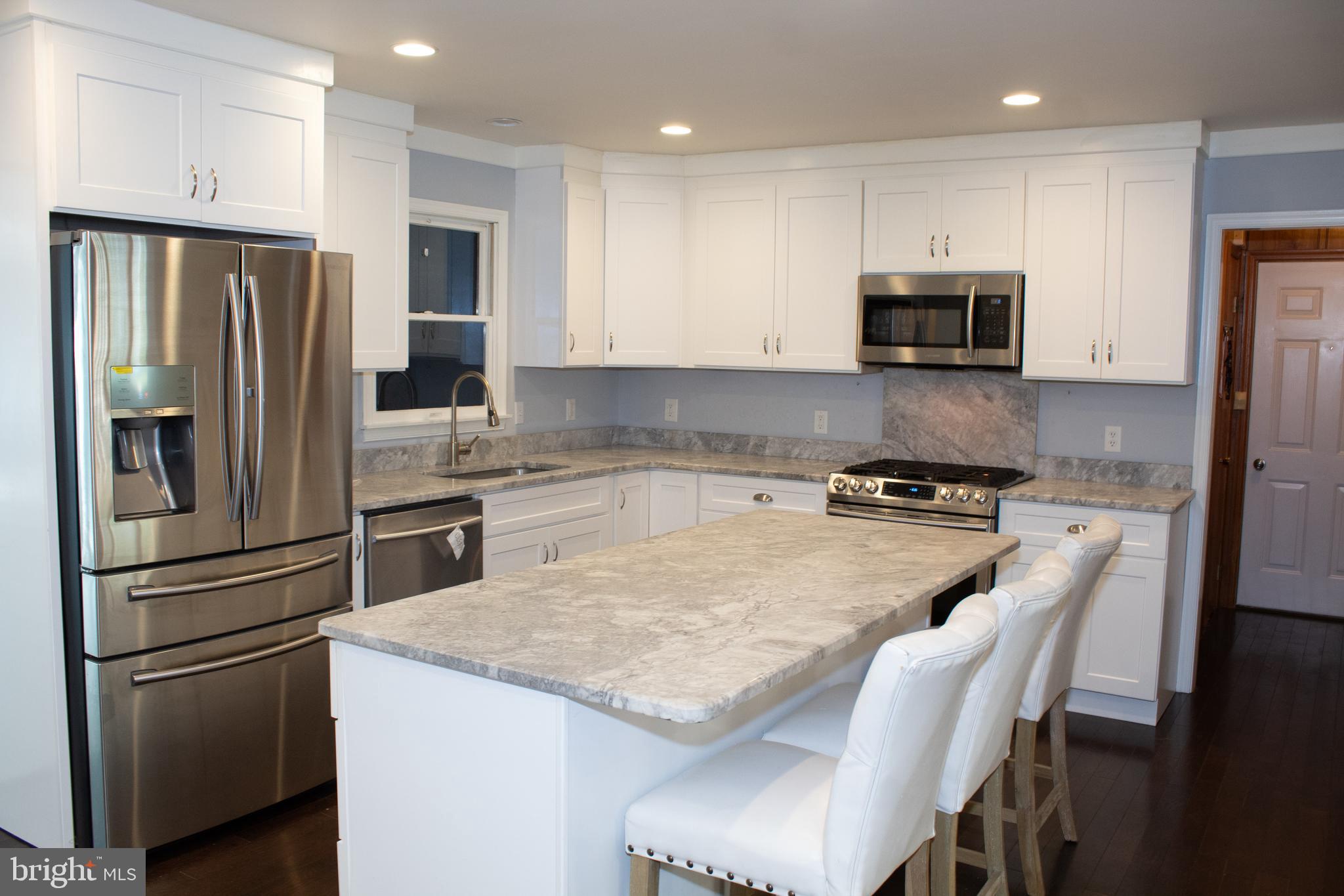 ROMANCOKE ON THE BAY - Residential