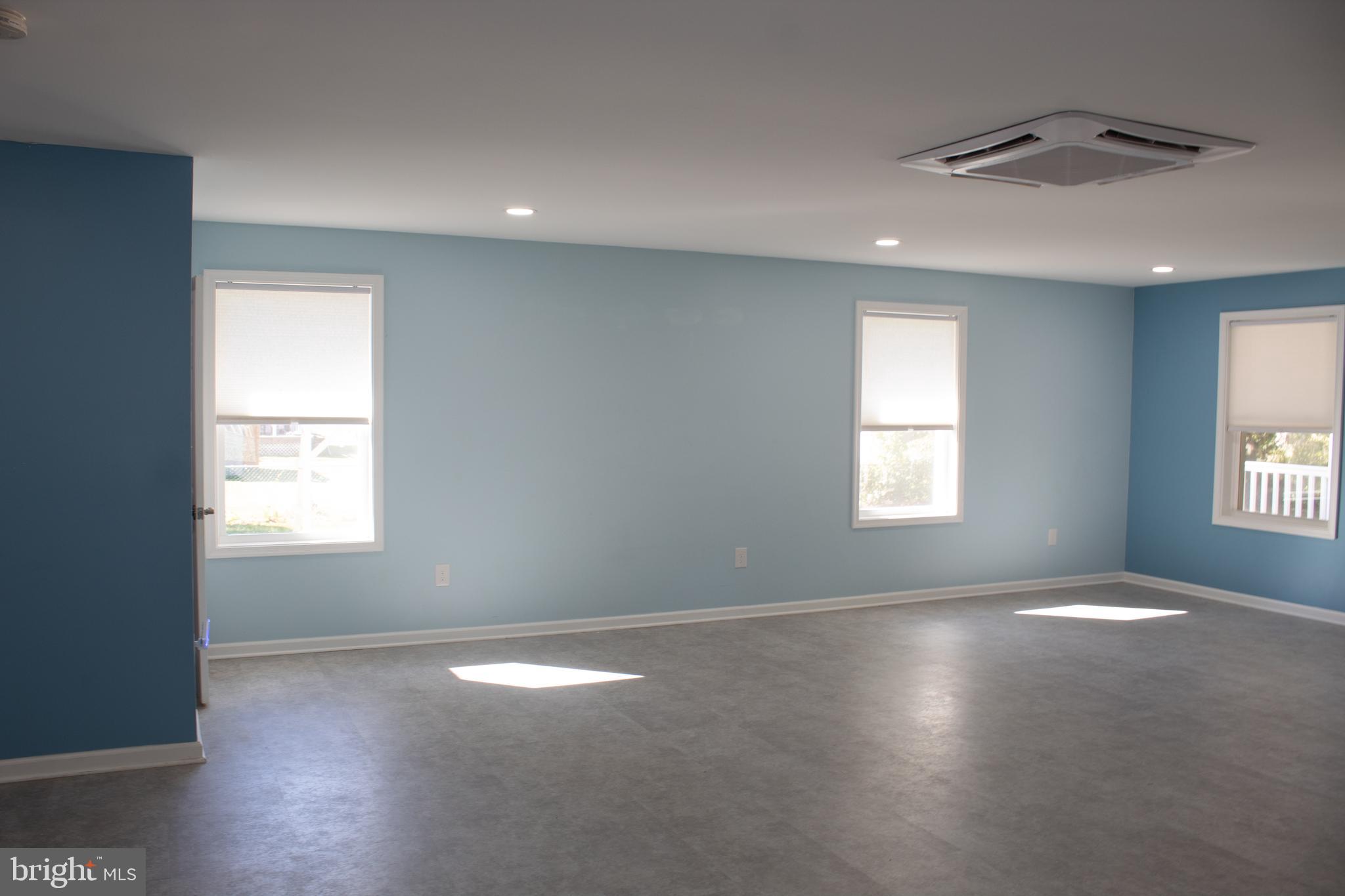 ROMANCOKE ON THE BAY - Residential