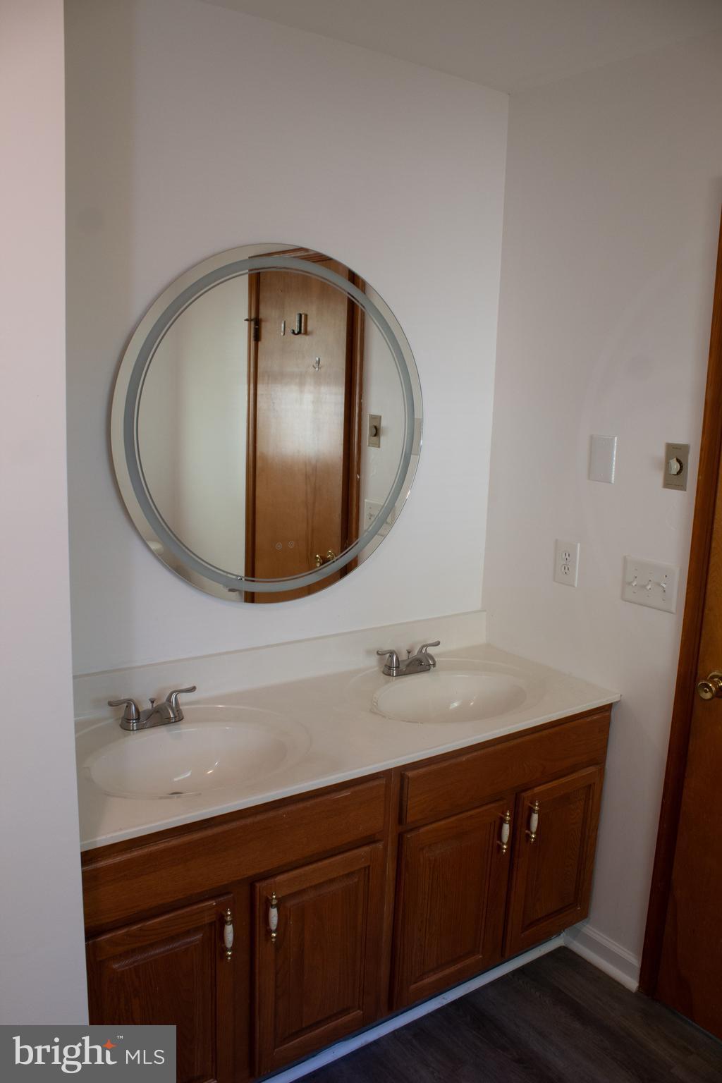 ROMANCOKE ON THE BAY - Residential