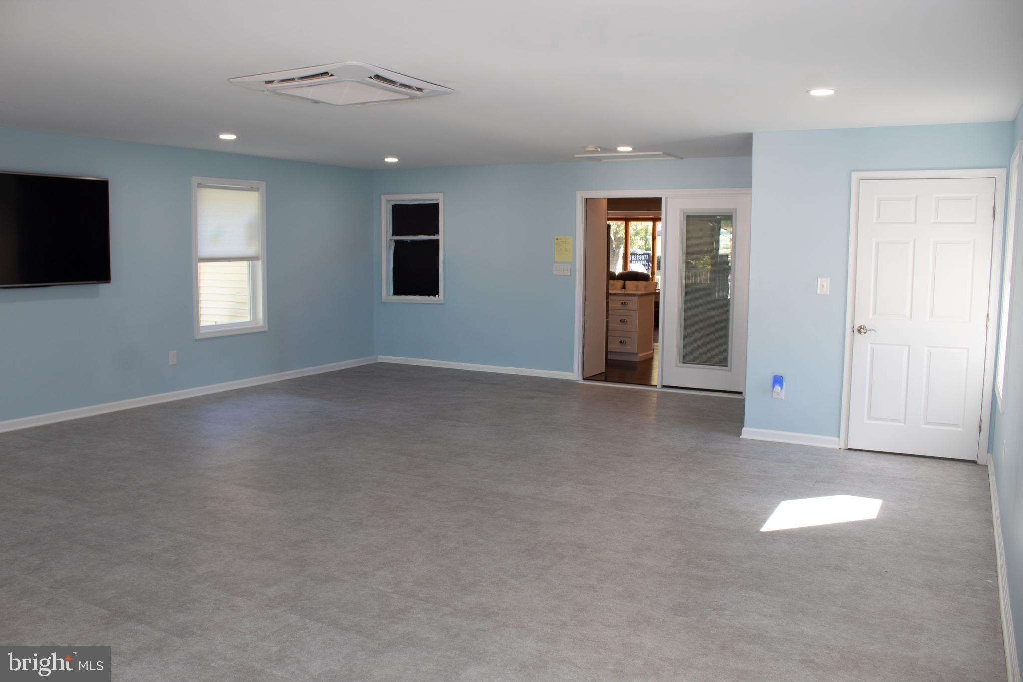 ROMANCOKE ON THE BAY - Residential