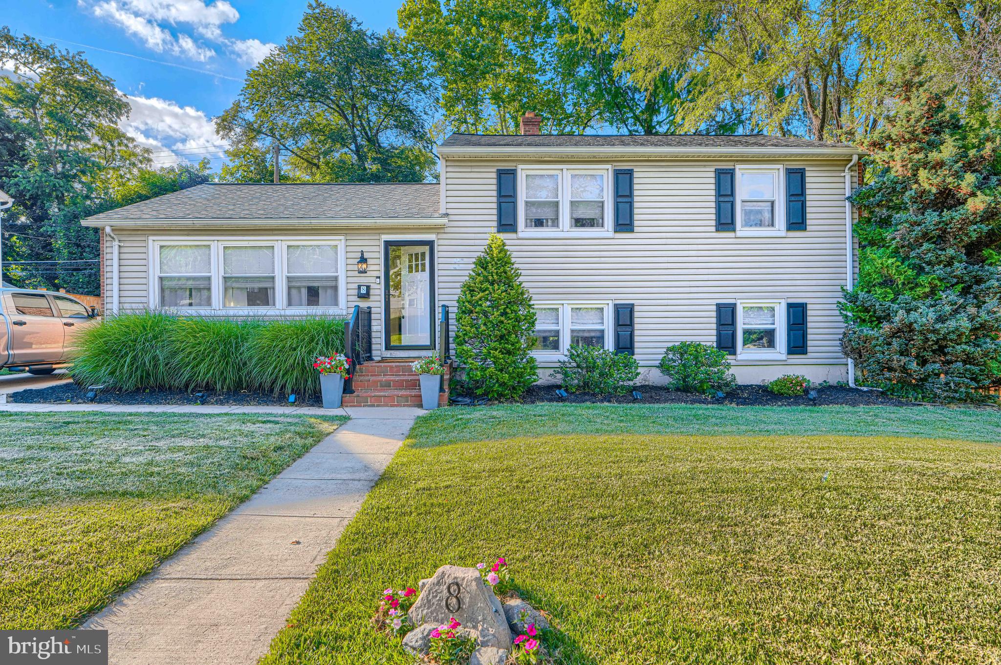 8 RIDGEFIELD ROAD