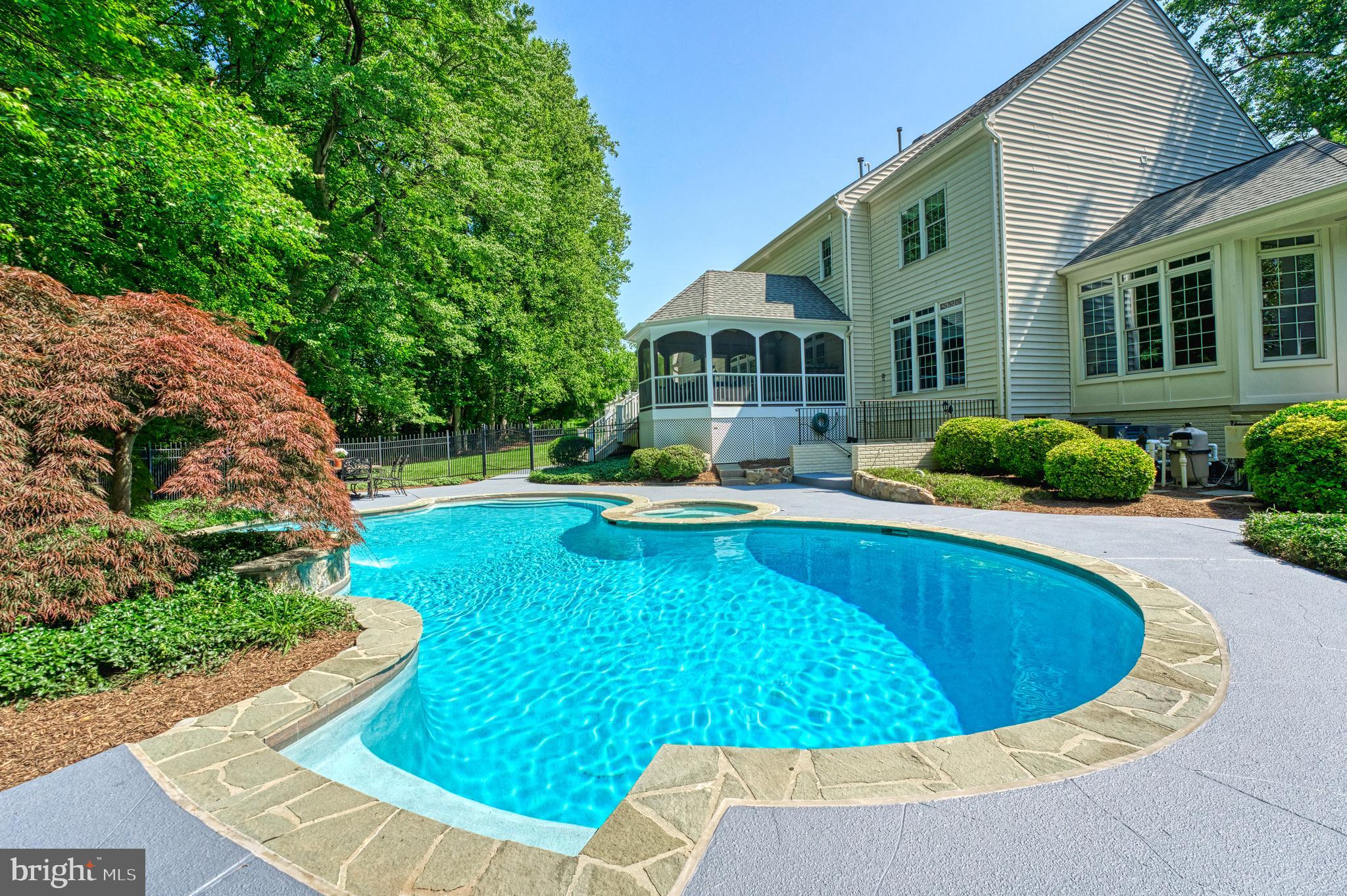 WOODLAND ESTATES - Residential