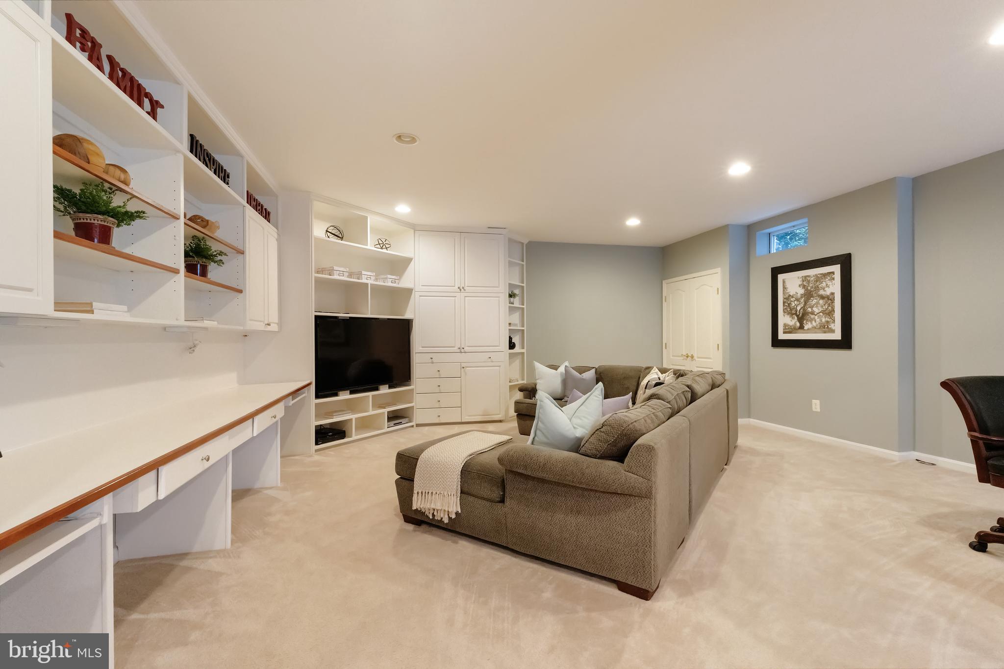 WOODLAND ESTATES - Residential