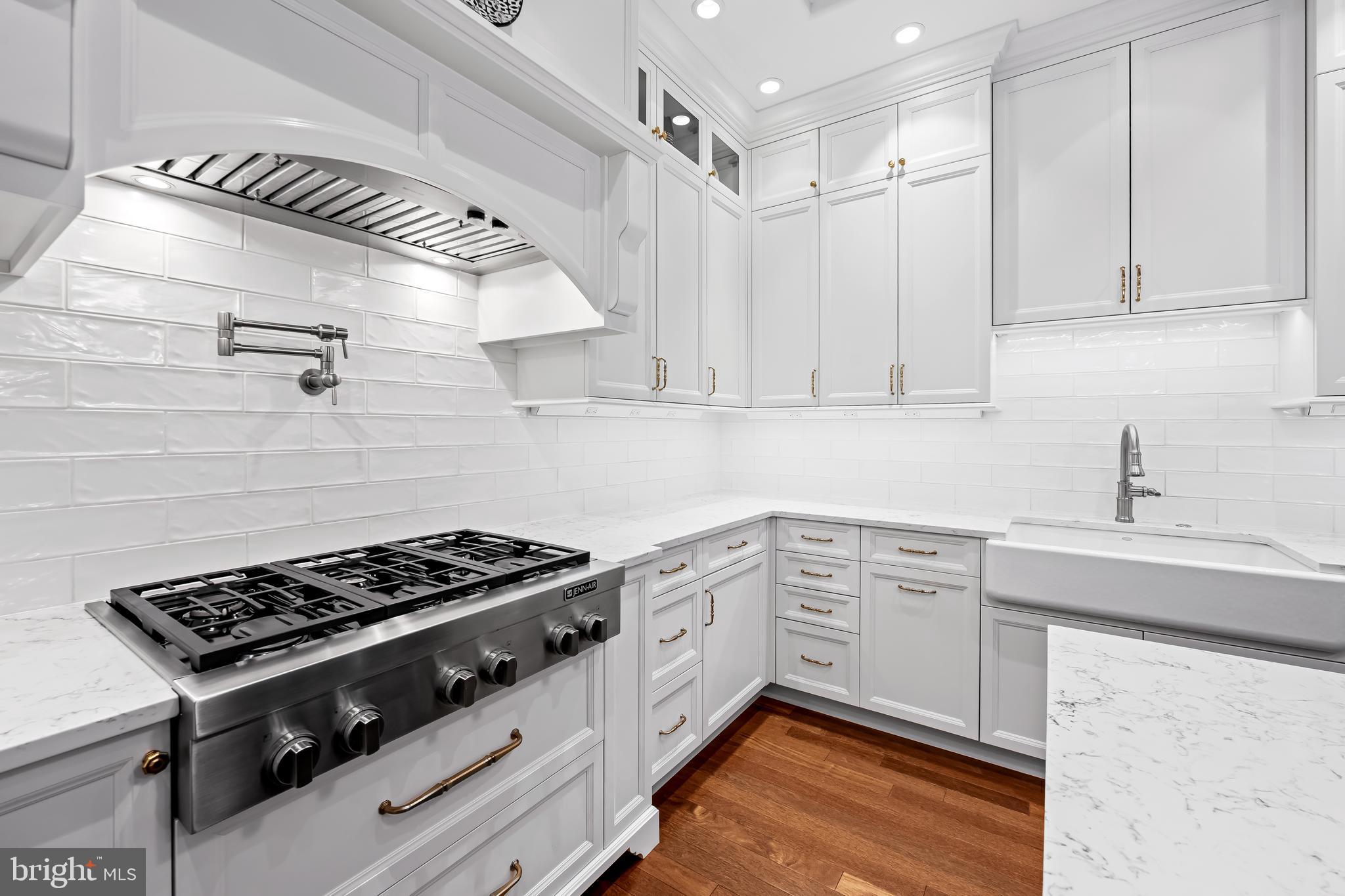 THE CLOISTERS - Residential