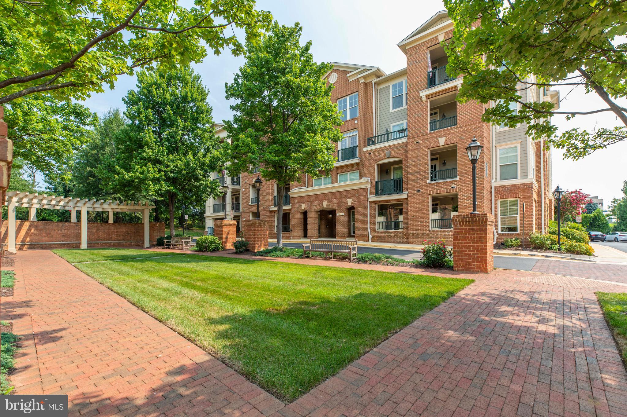 2901 SAINTSBURY PLZ 206