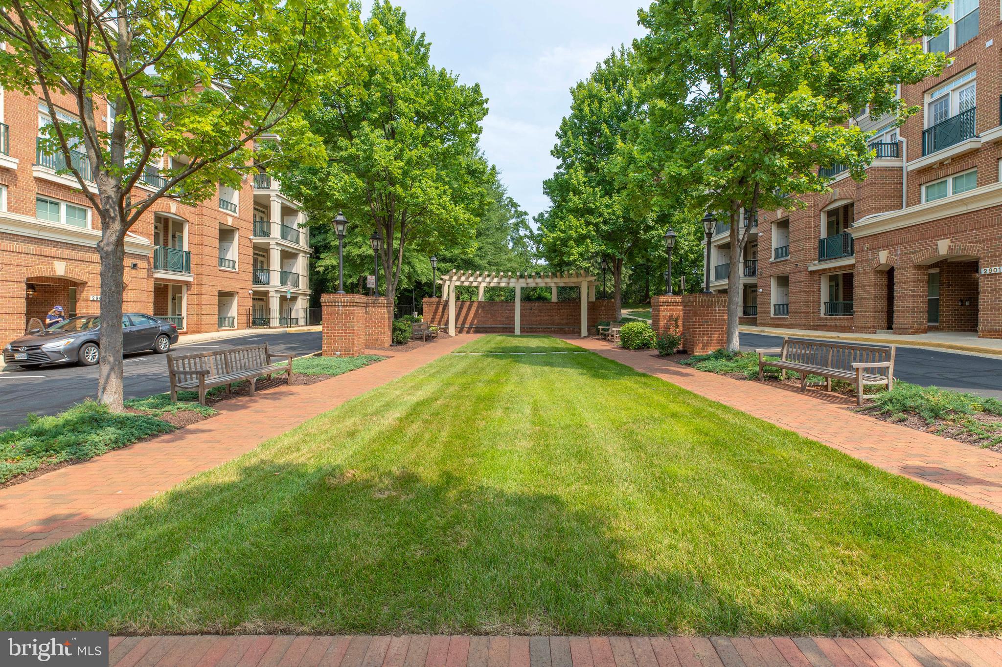 2901 SAINTSBURY PLZ 206