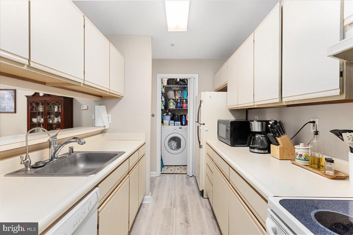 OAK LEAF VILLAS - Residential