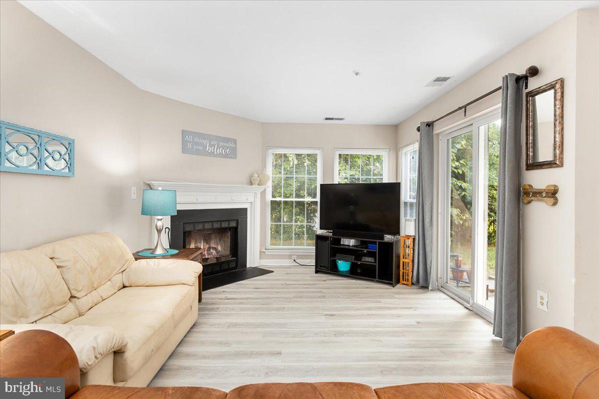 OAK LEAF VILLAS - Residential