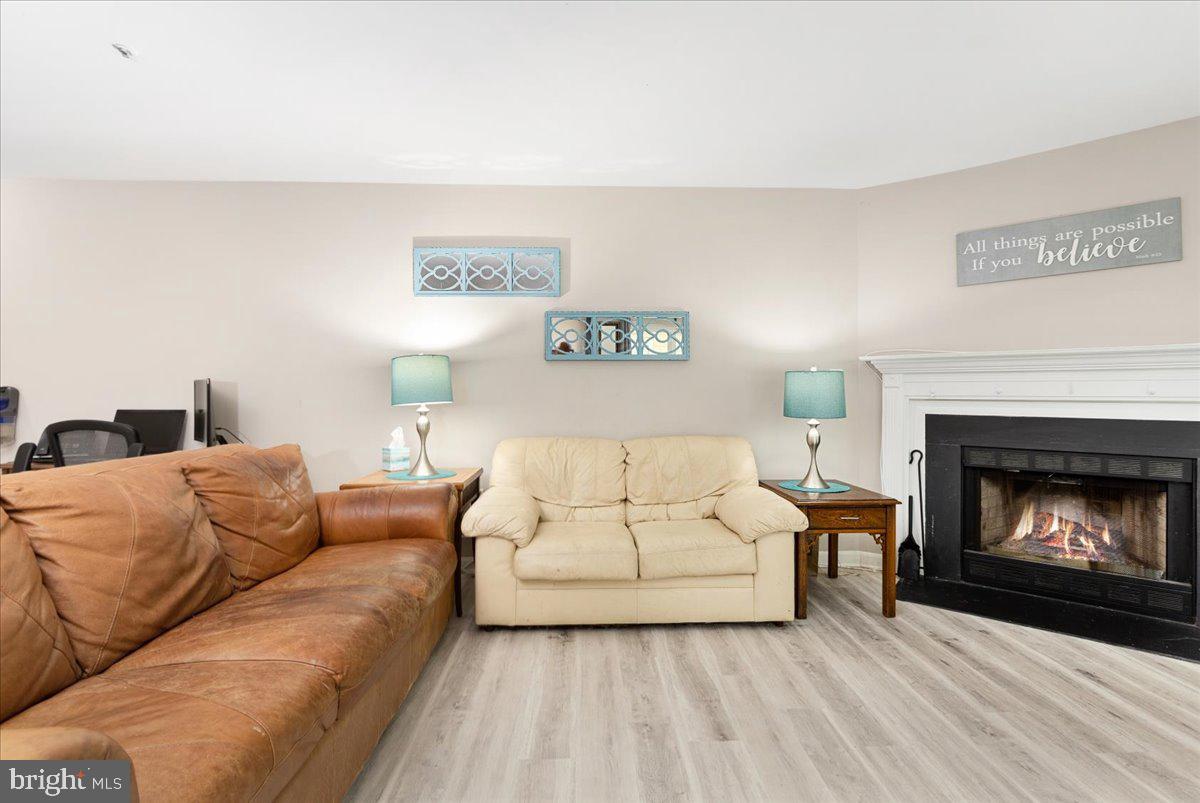 OAK LEAF VILLAS - Residential