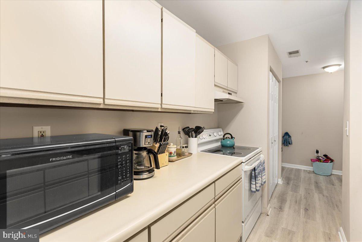 OAK LEAF VILLAS - Residential