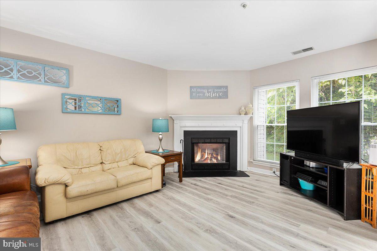 OAK LEAF VILLAS - Residential