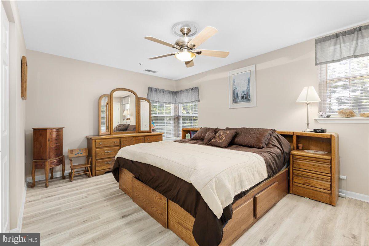 OAK LEAF VILLAS - Residential