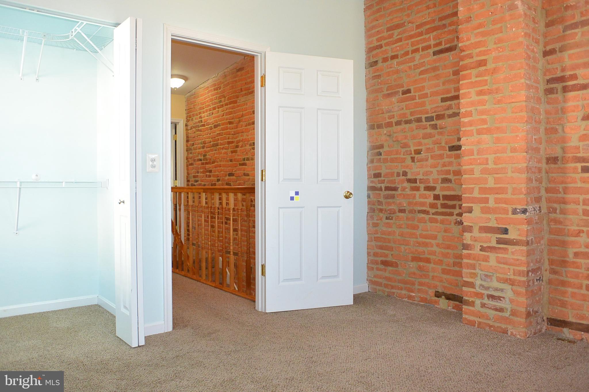 RIVERSIDE - Residential Lease