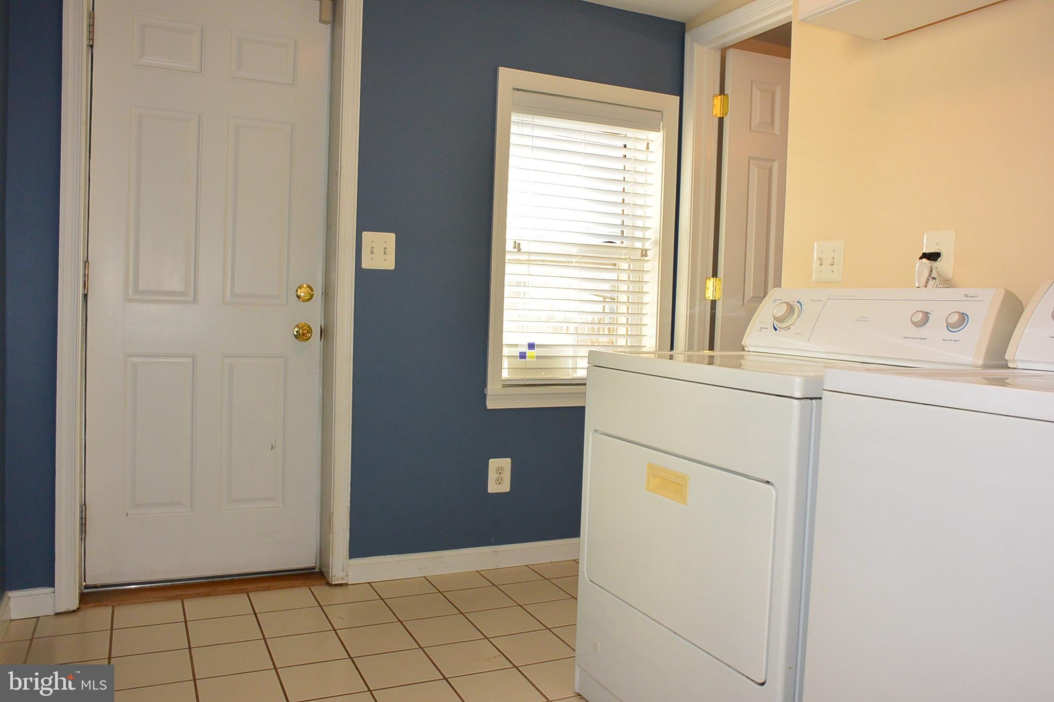 RIVERSIDE - Residential Lease