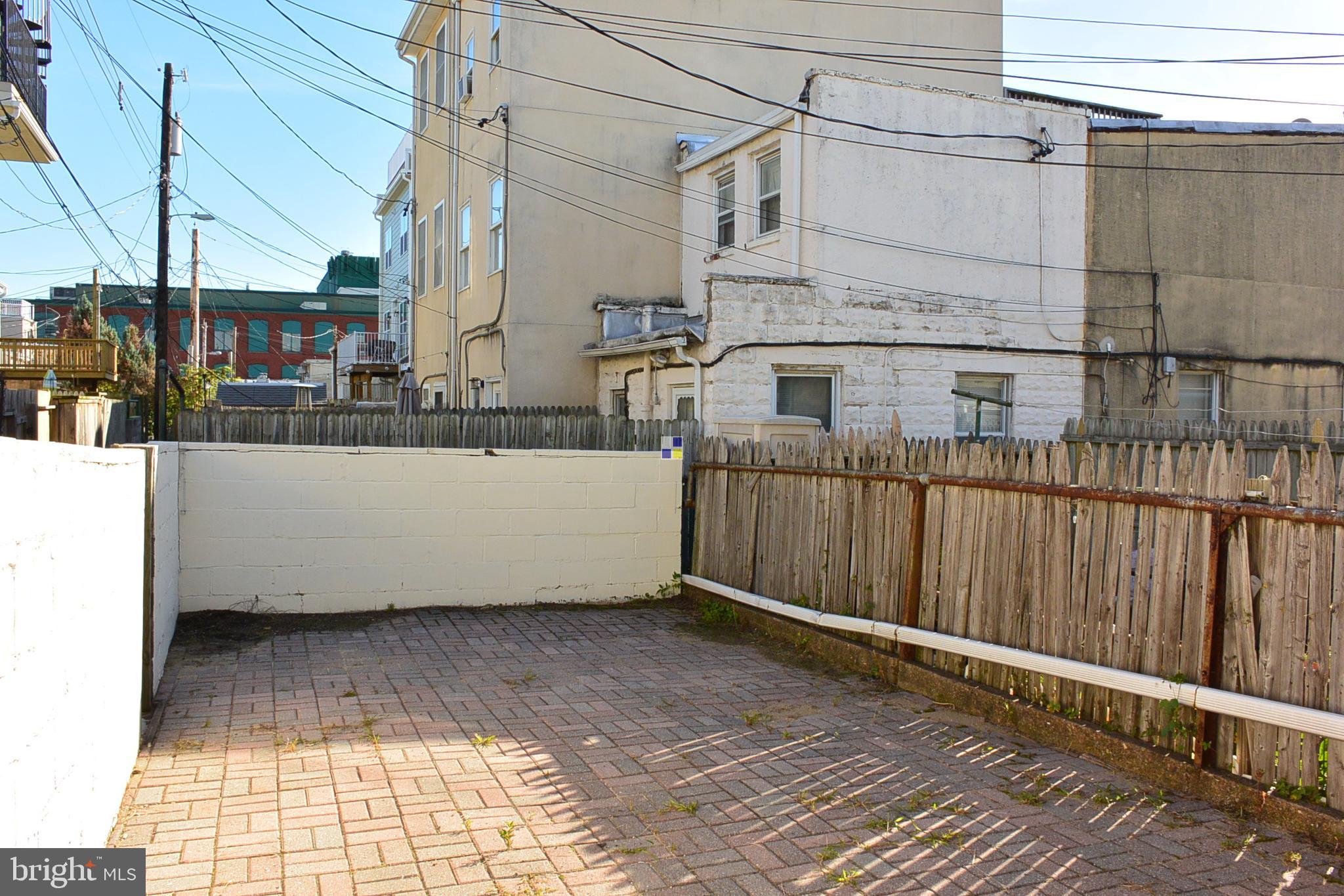 RIVERSIDE - Residential Lease