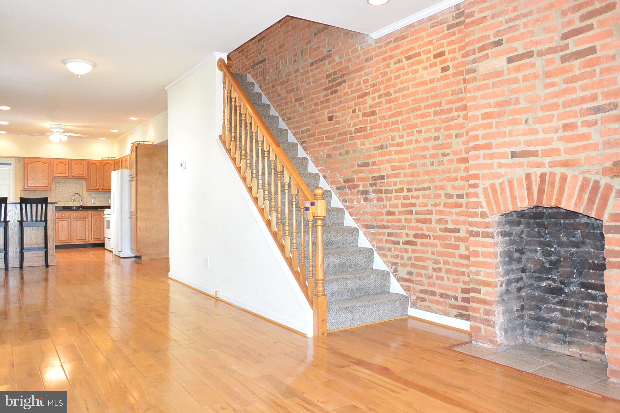 RIVERSIDE - Residential Lease