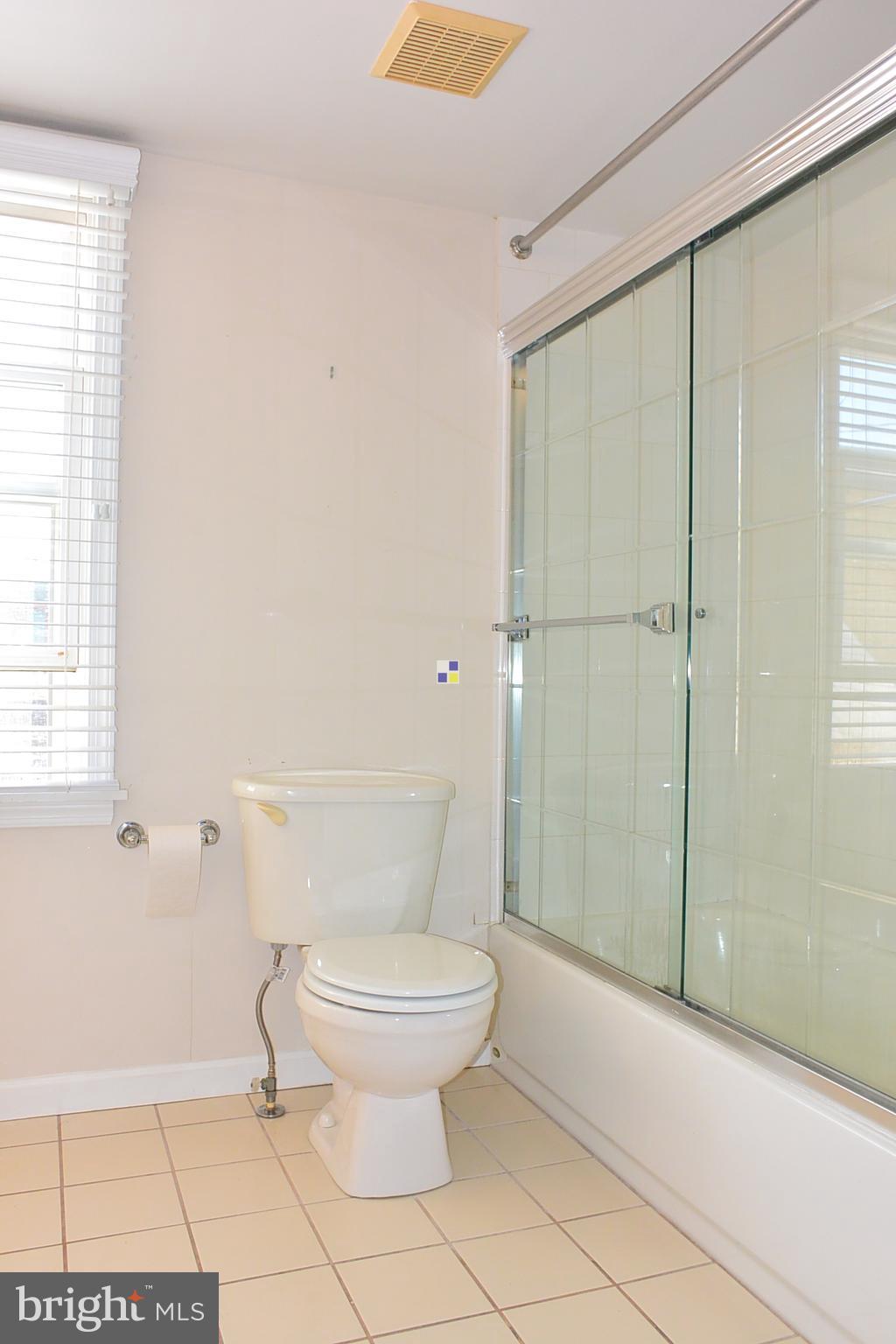 RIVERSIDE - Residential Lease