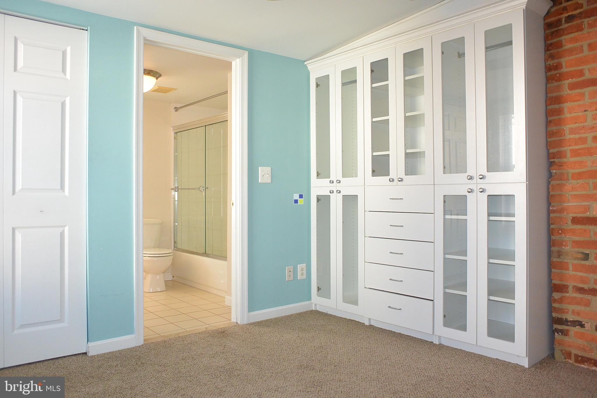 RIVERSIDE - Residential Lease