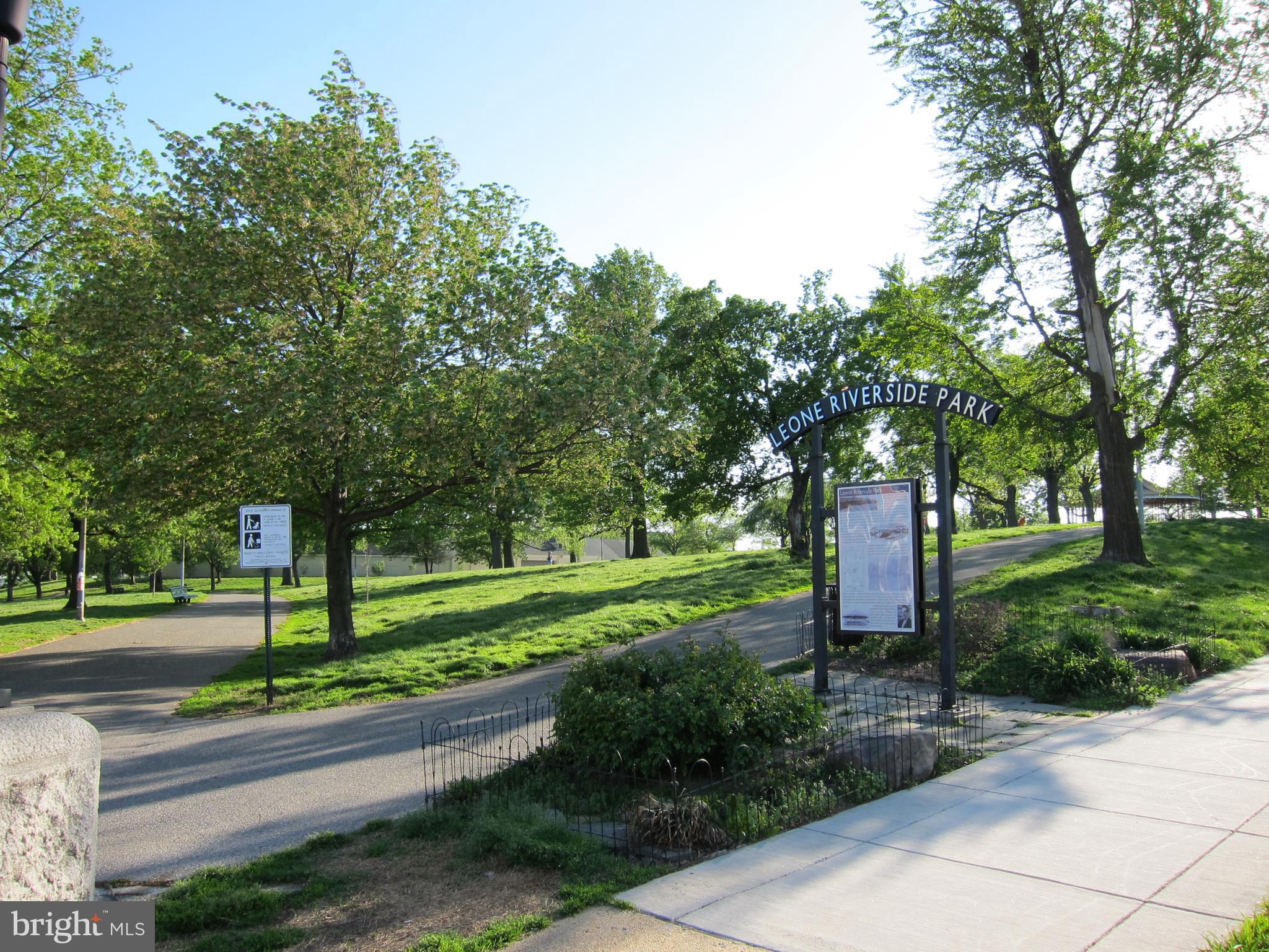 RIVERSIDE - Residential Lease