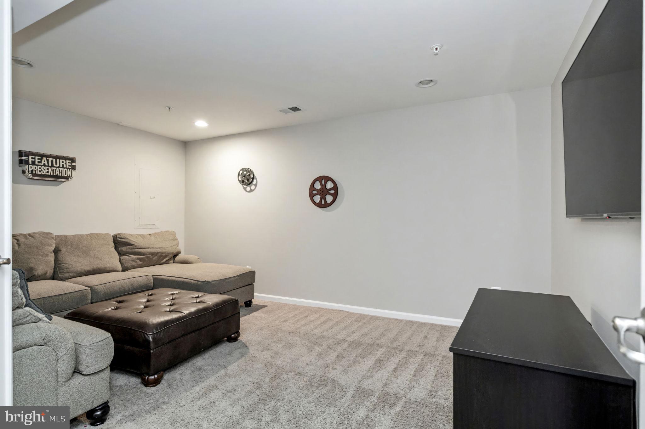 POTOMAC SHORES - Residential