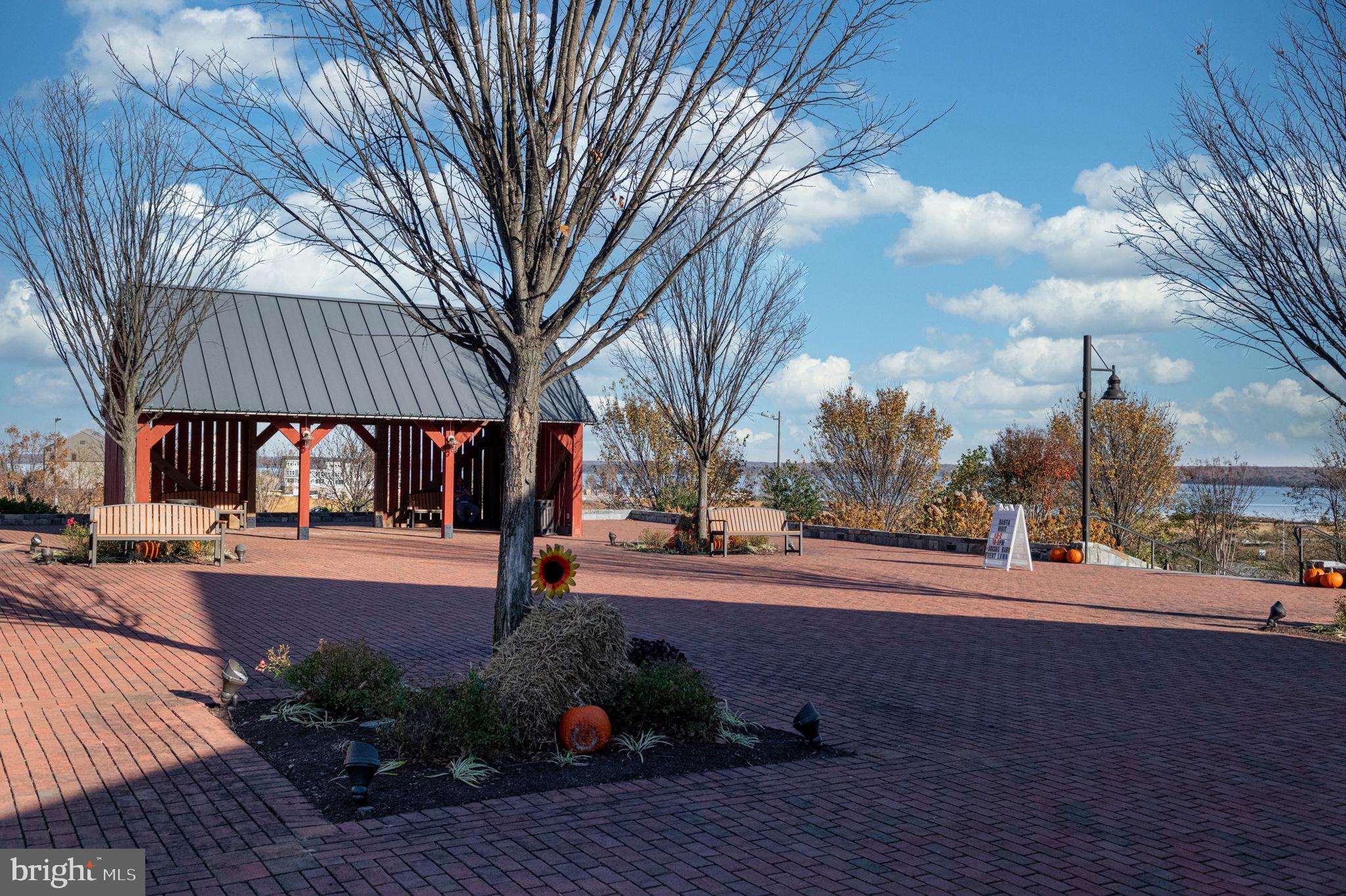 POTOMAC SHORES - Residential