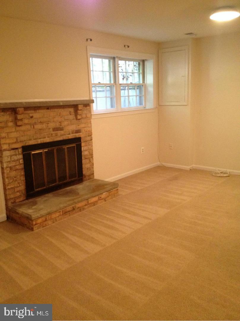 CHURCHILL SQUARE - Residential Lease