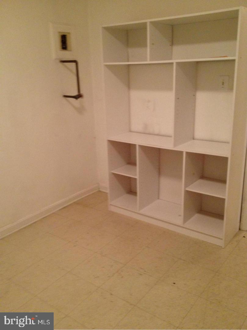 CHURCHILL SQUARE - Residential Lease