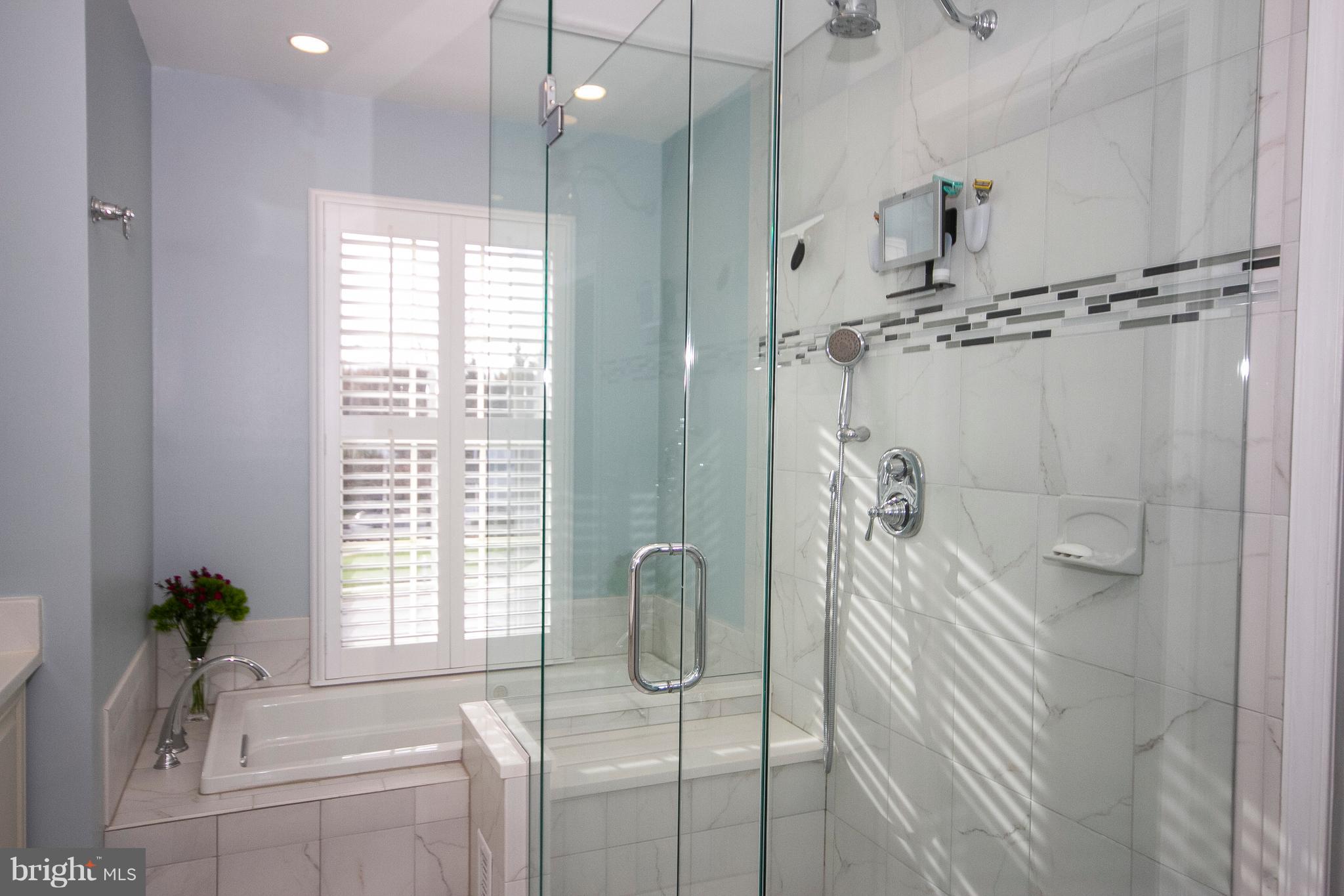 HUNTERS RUN - Residential