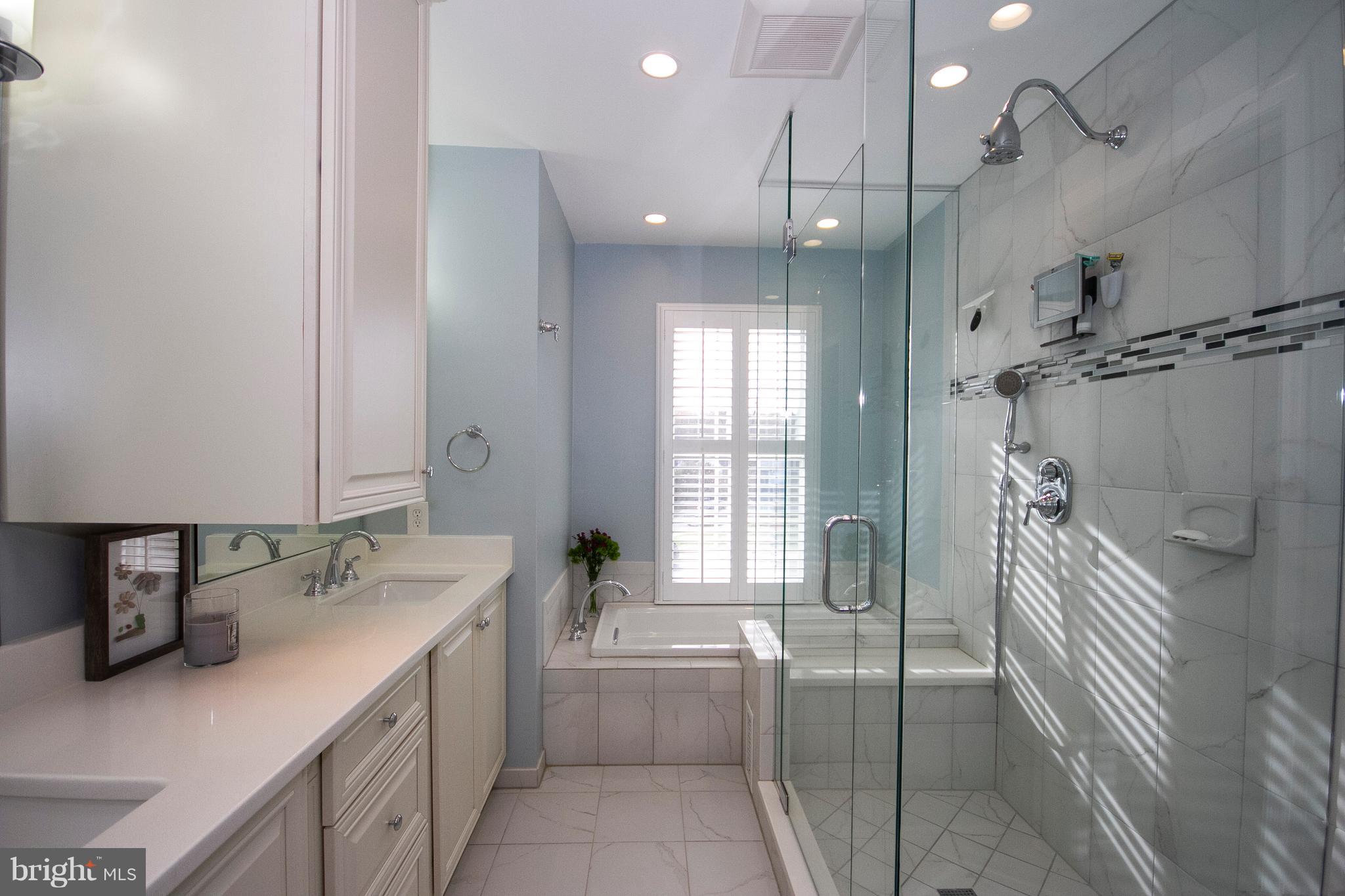 HUNTERS RUN - Residential