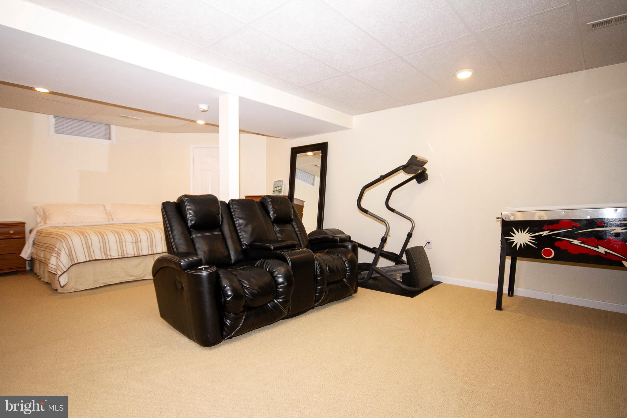 HUNTERS RUN - Residential