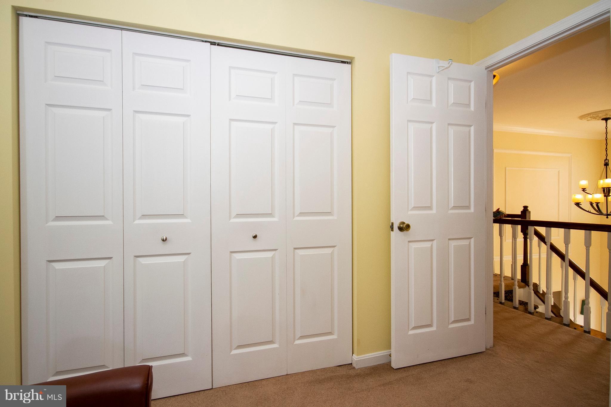 HUNTERS RUN - Residential