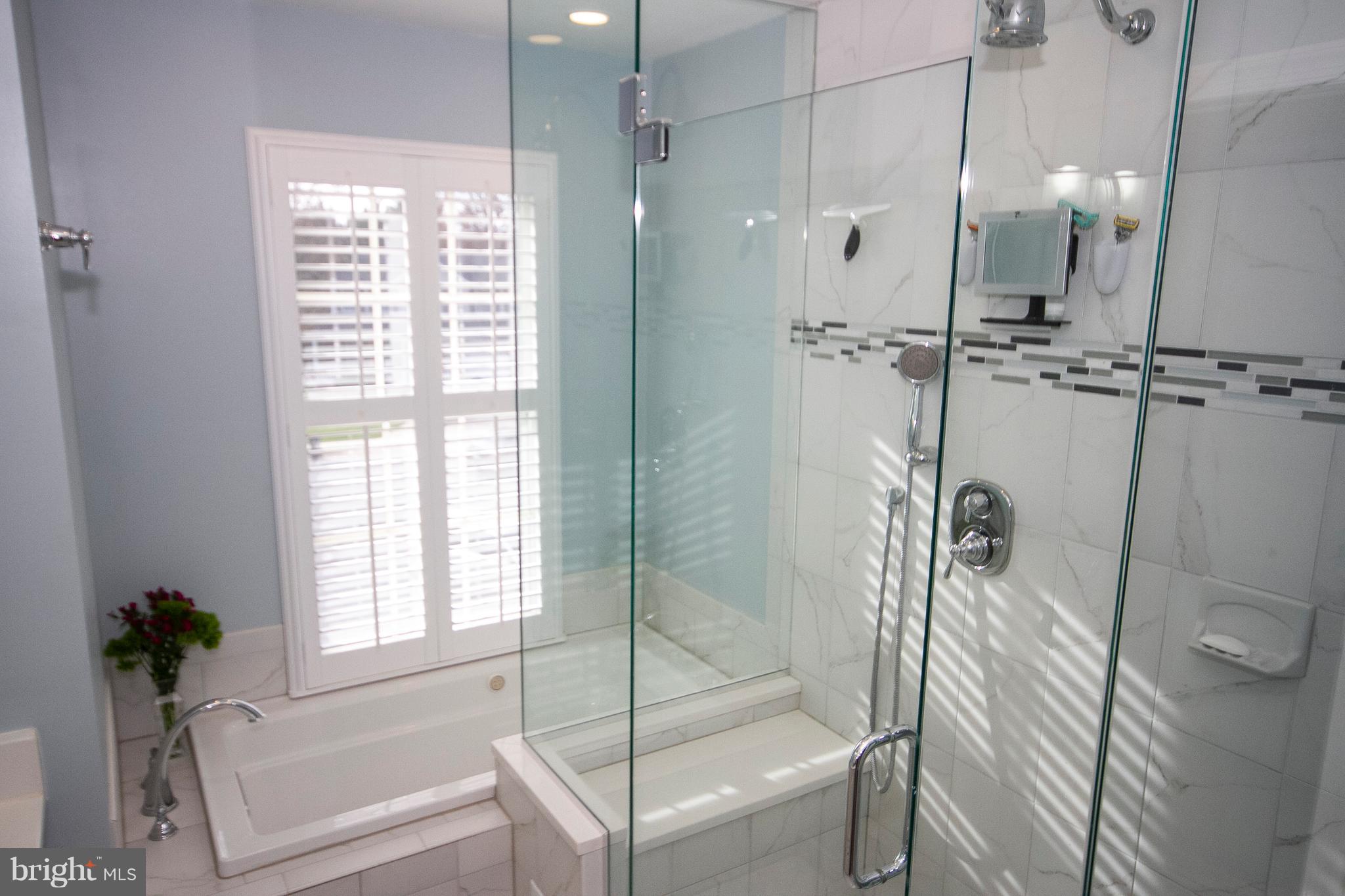 HUNTERS RUN - Residential