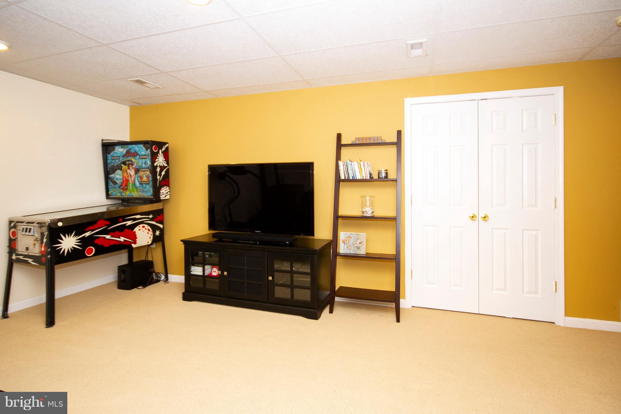 HUNTERS RUN - Residential