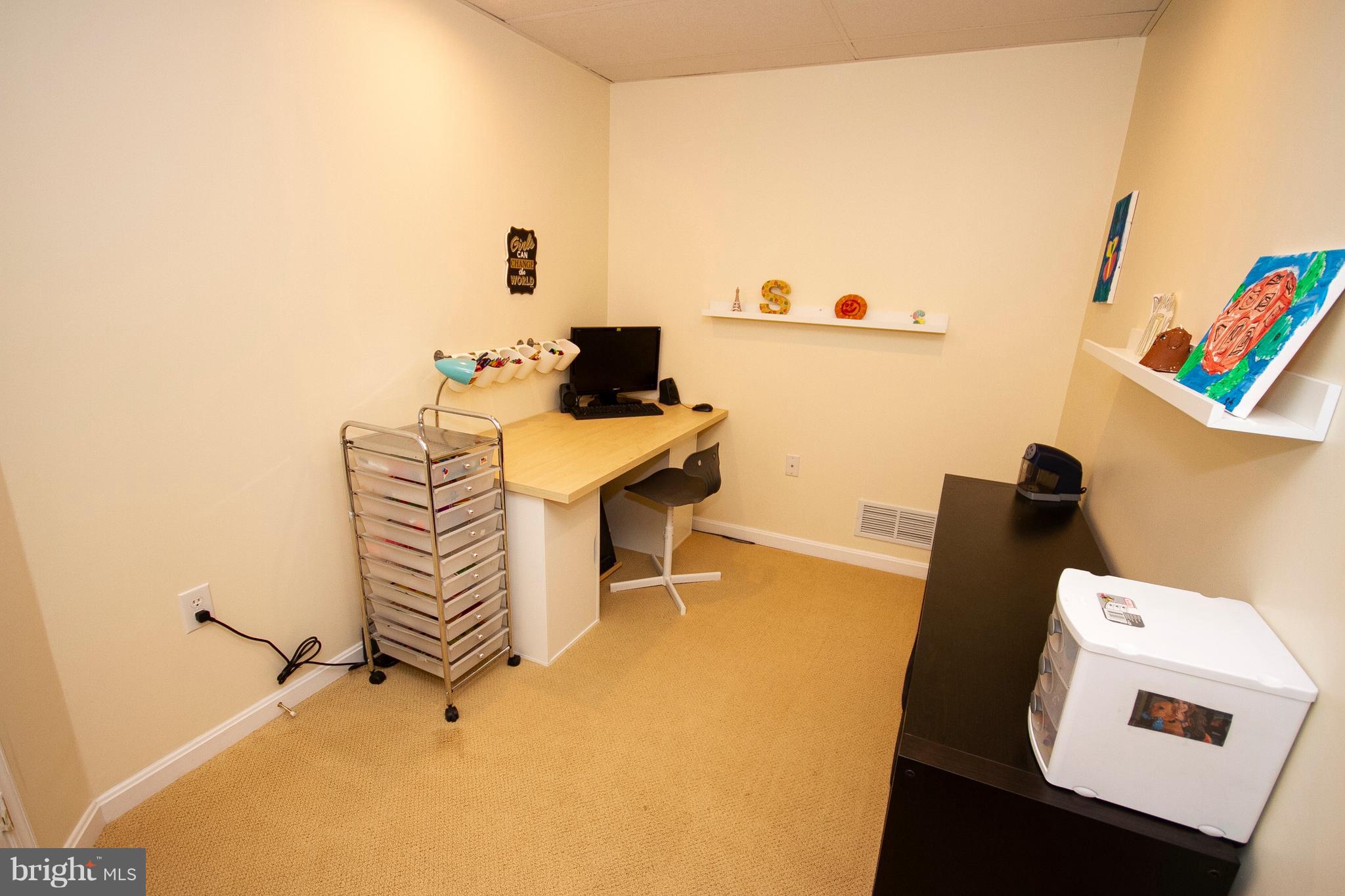 HUNTERS RUN - Residential