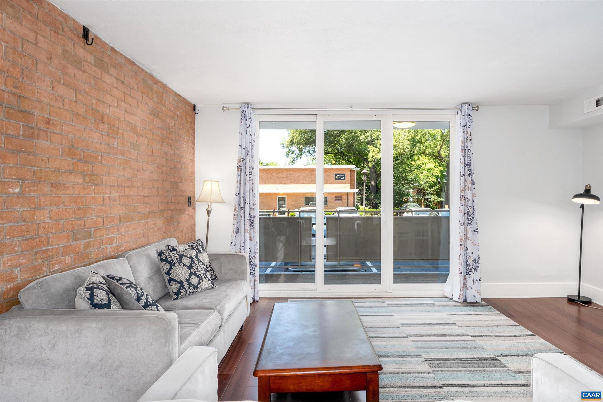 1800 JEFFERSON PARK AVE 206