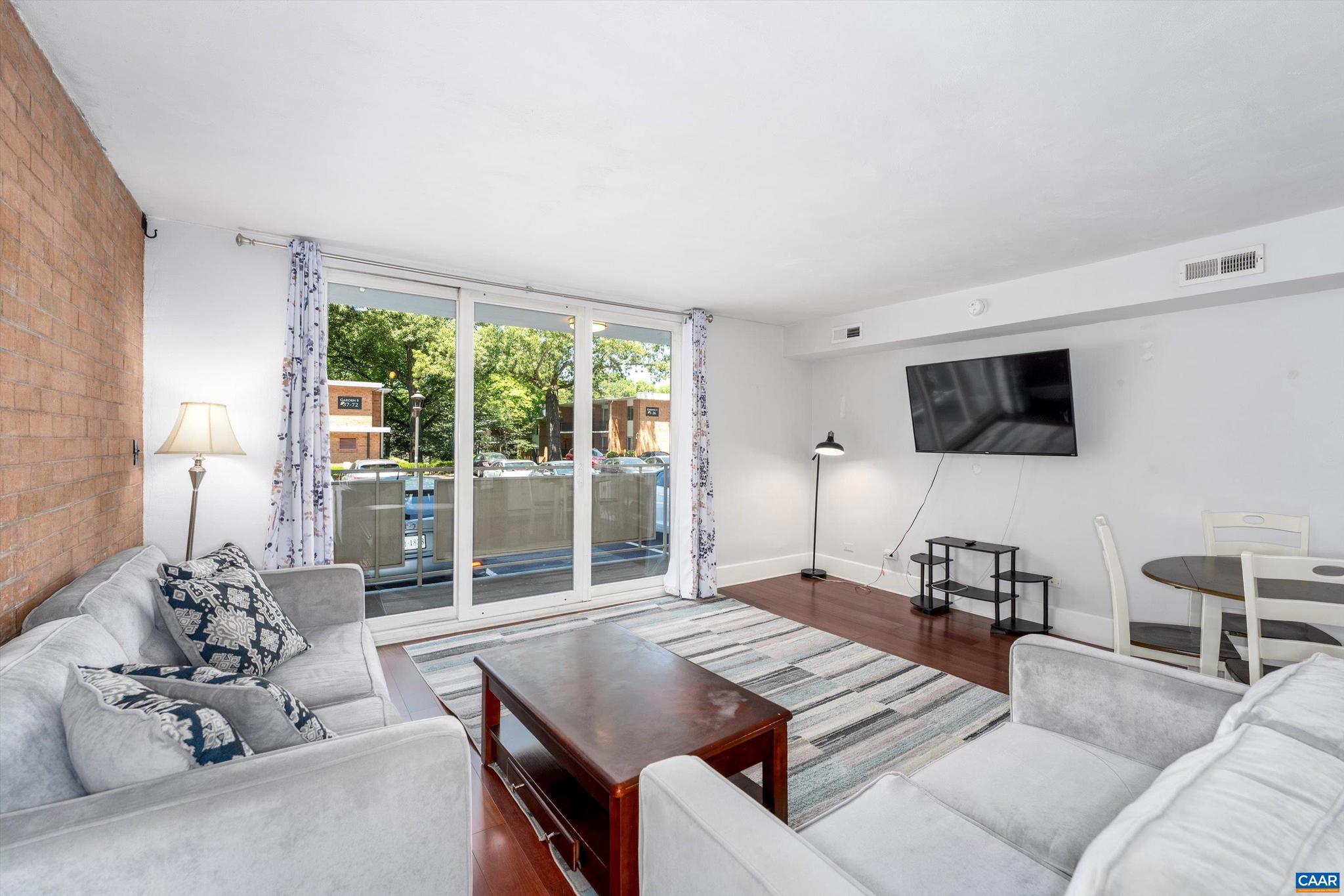 1800 JEFFERSON PARK AVE 206
