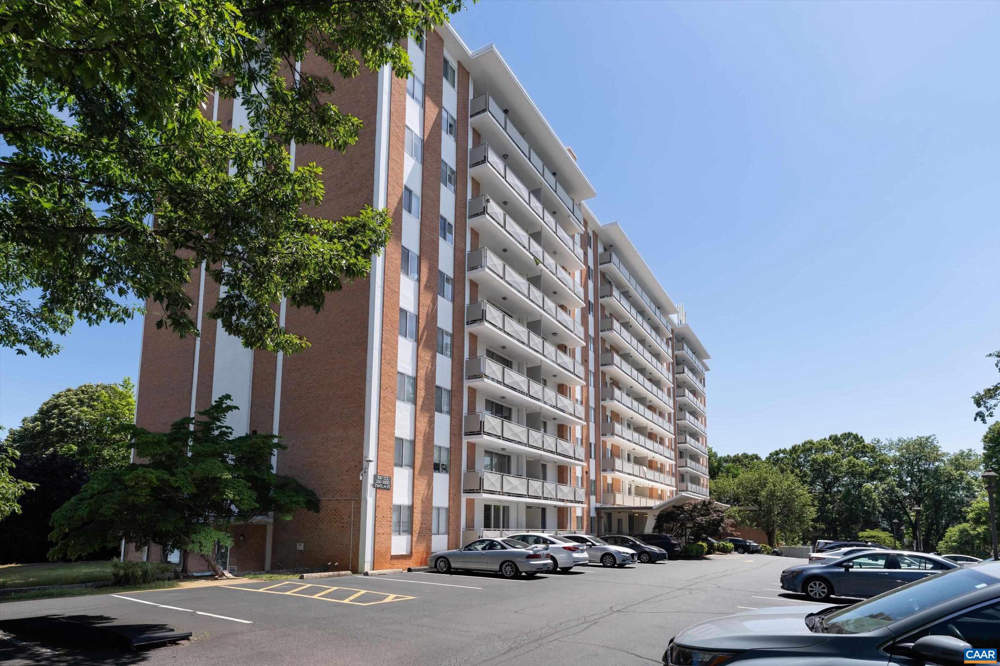 1800 JEFFERSON PARK AVE 206