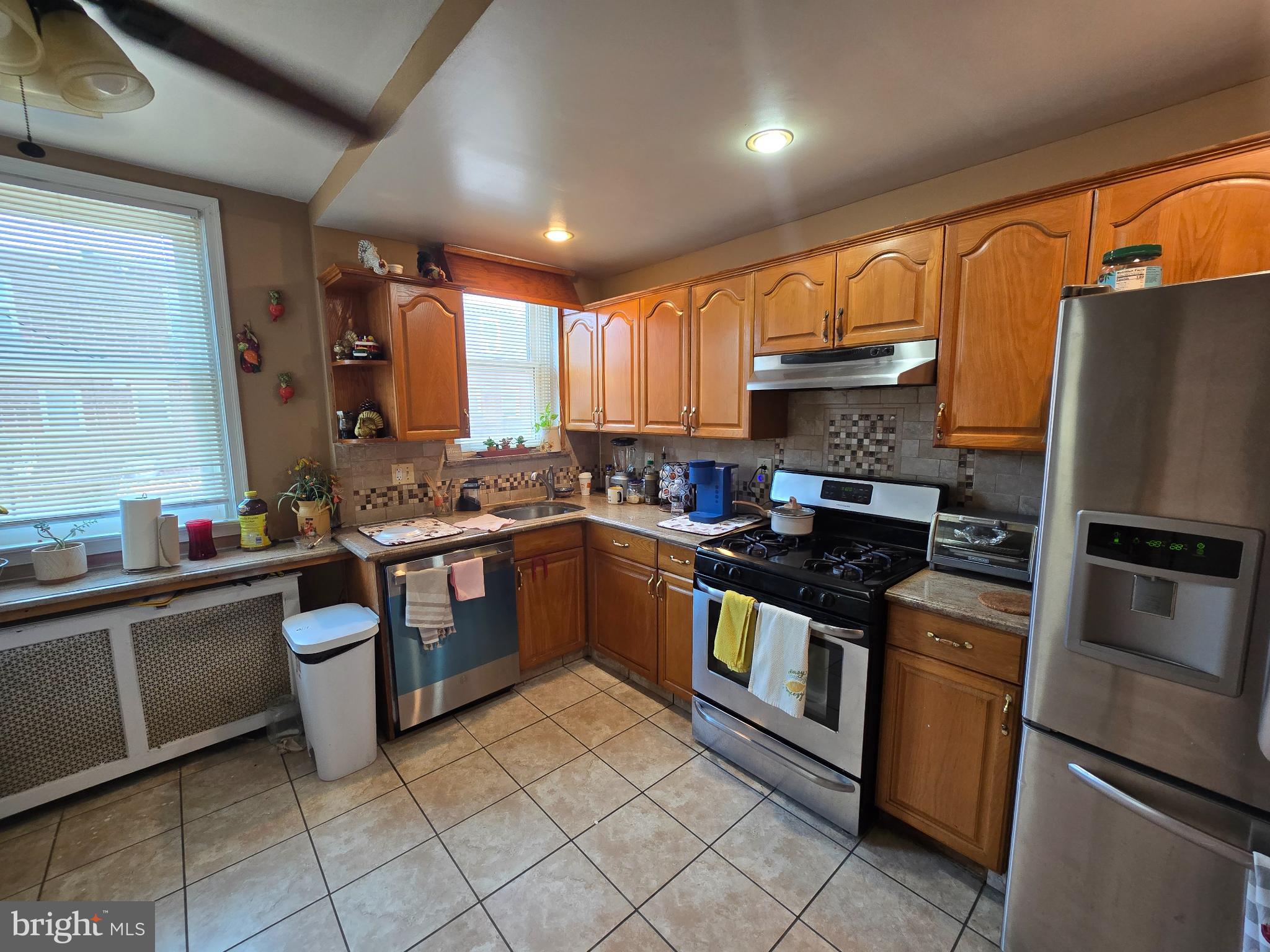 OXFORD CIRCLE - Residential