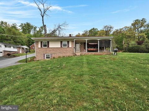 Photo of 44 CHESTNUT ST, ADAMSTOWN, PA 19501 (MLS # PALA2034358)