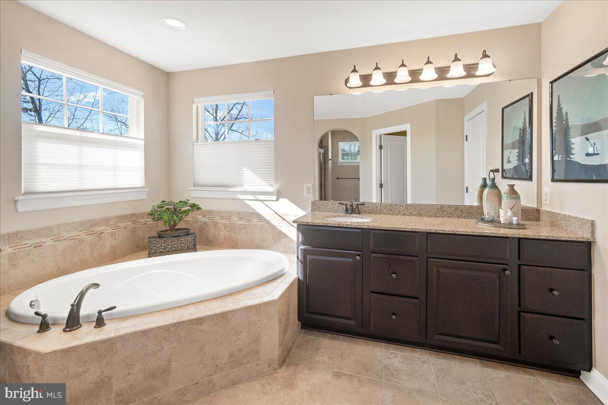 ASPEN LAKE LINGANORE - Residential