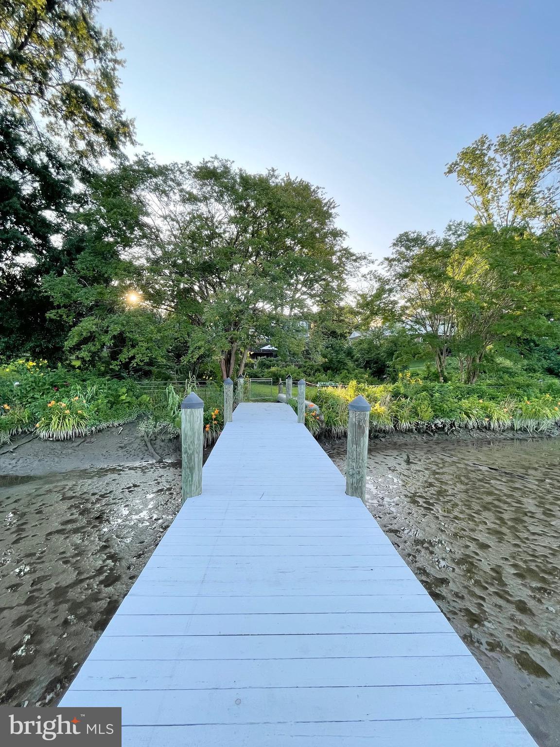 RIVERSIDE ESTATES - Residential