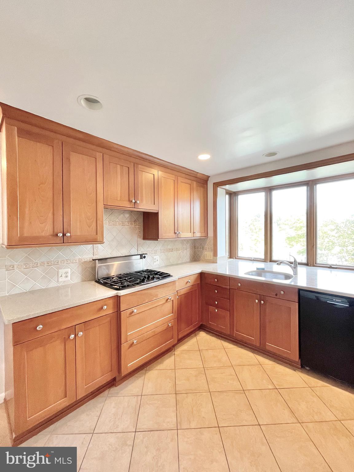 RIVERSIDE ESTATES - Residential