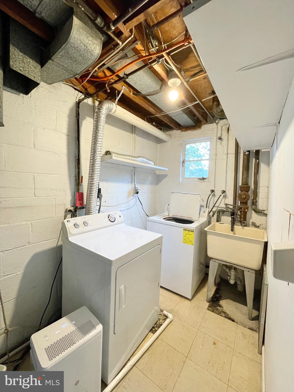 RIVERSIDE ESTATES - Residential